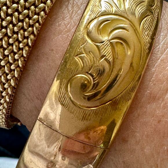 Victorian 9k orange blossom motif bangle - Picture 4 of 4